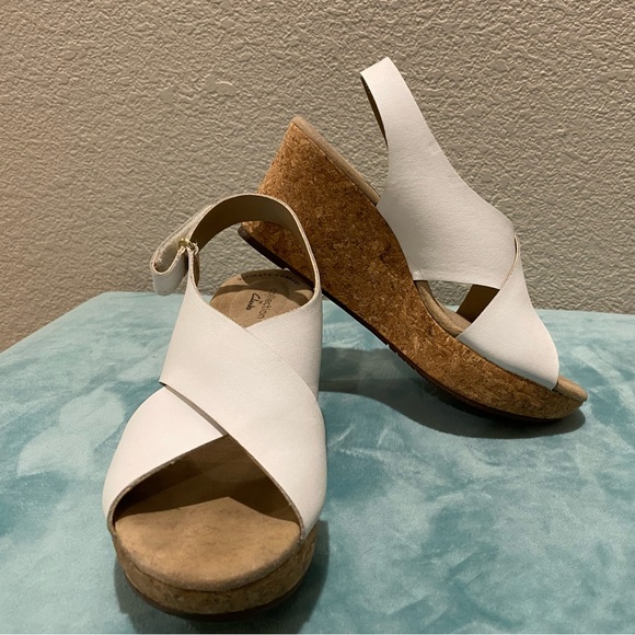 Size 7 Clark’s wedge sandal - Picture 2 of 4